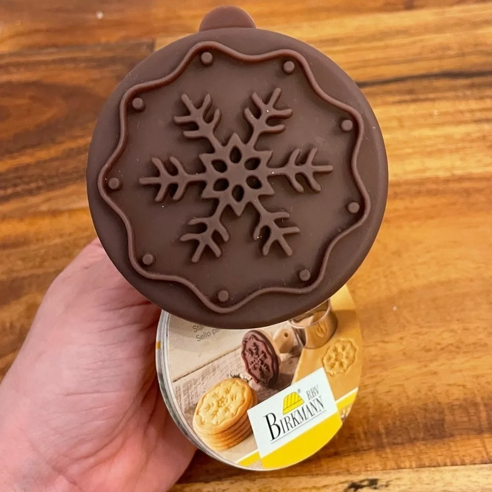 Holiday Baking Gift Set Cookie Cutters, Snowflake Cookie Stamp and Spatula New.